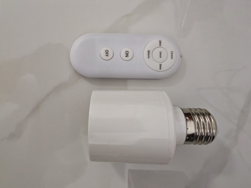 E27 Human Body Sensor Lamp Holder, lights on when people come and off when people leave, light-controlled lamp base, adjustable delay and light sensitivity, no wiring required for smart installation in bathrooms and stairwells